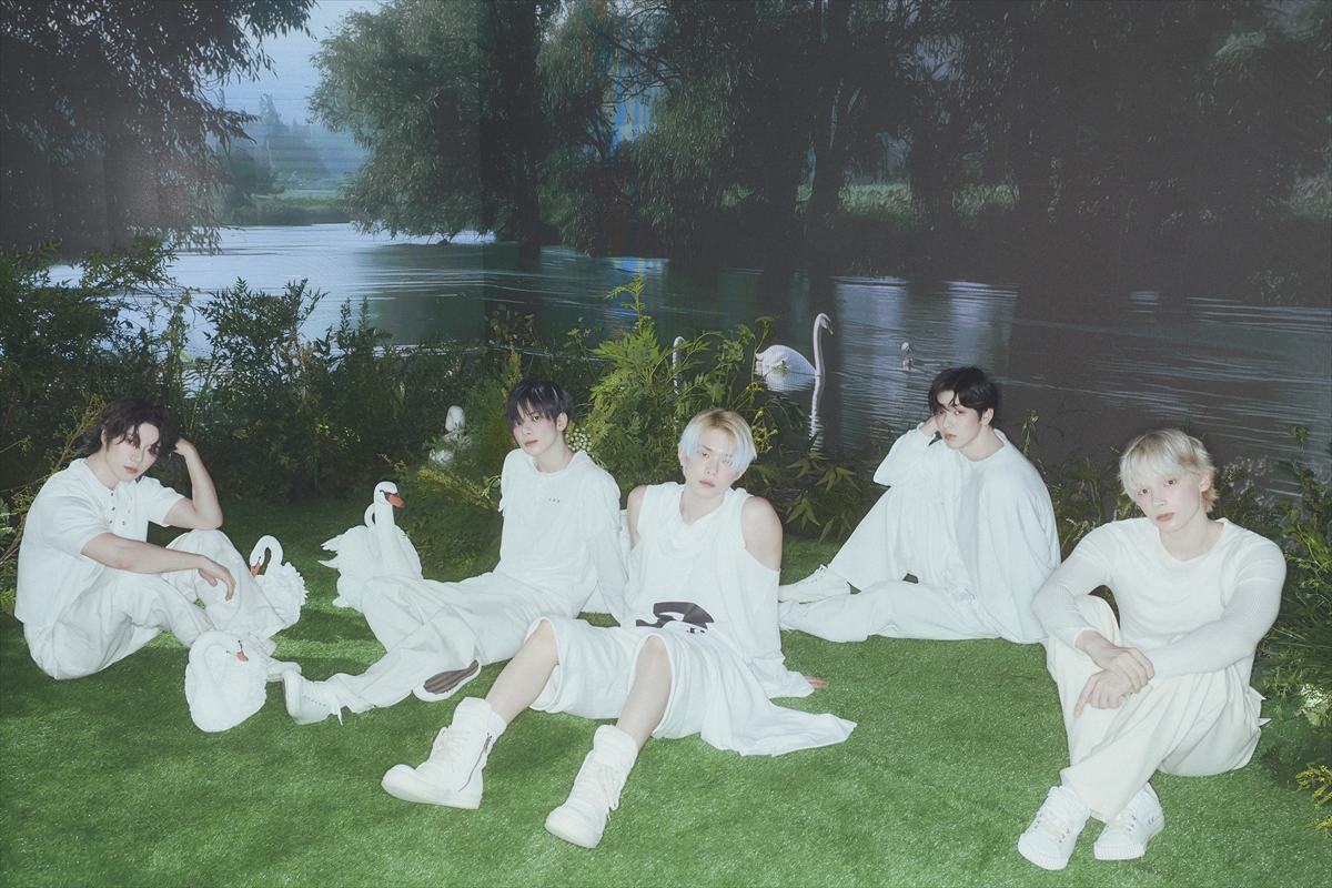 TOMORROW X TOGETHER
