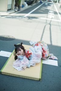 『鈴木Mob. 1st写真集 前代未聞』（徳間書店）撮影／藤本和典