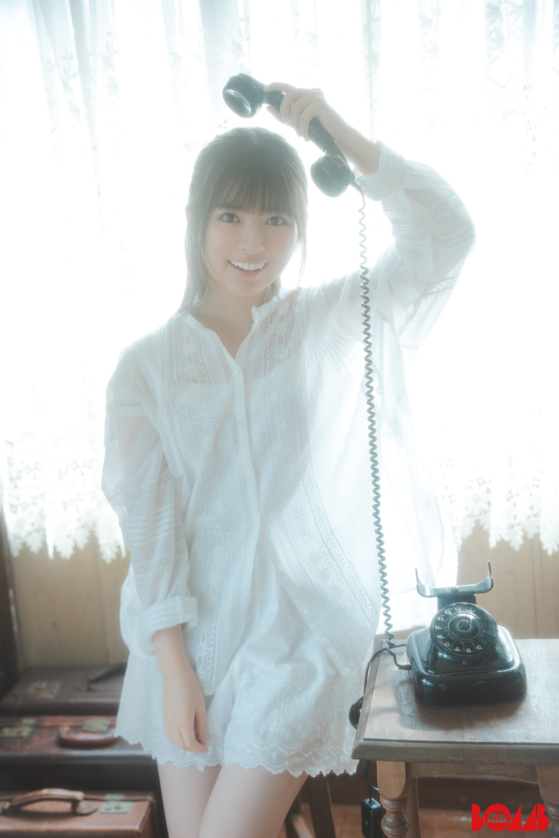 乃木坂46・小川彩「BOMB」1月号