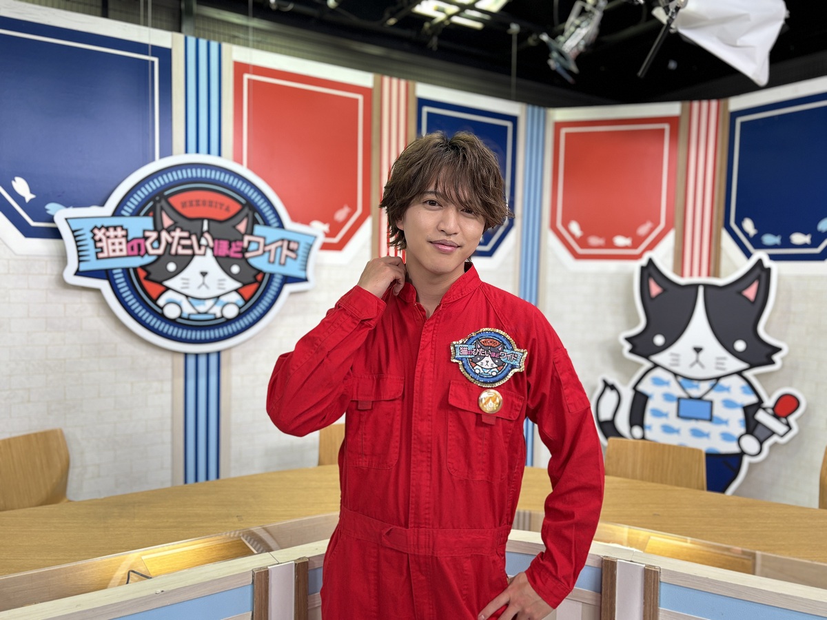 『猫のひたいほどワイド』左から)“猫の手も借り隊”月曜レッドの石渡真修