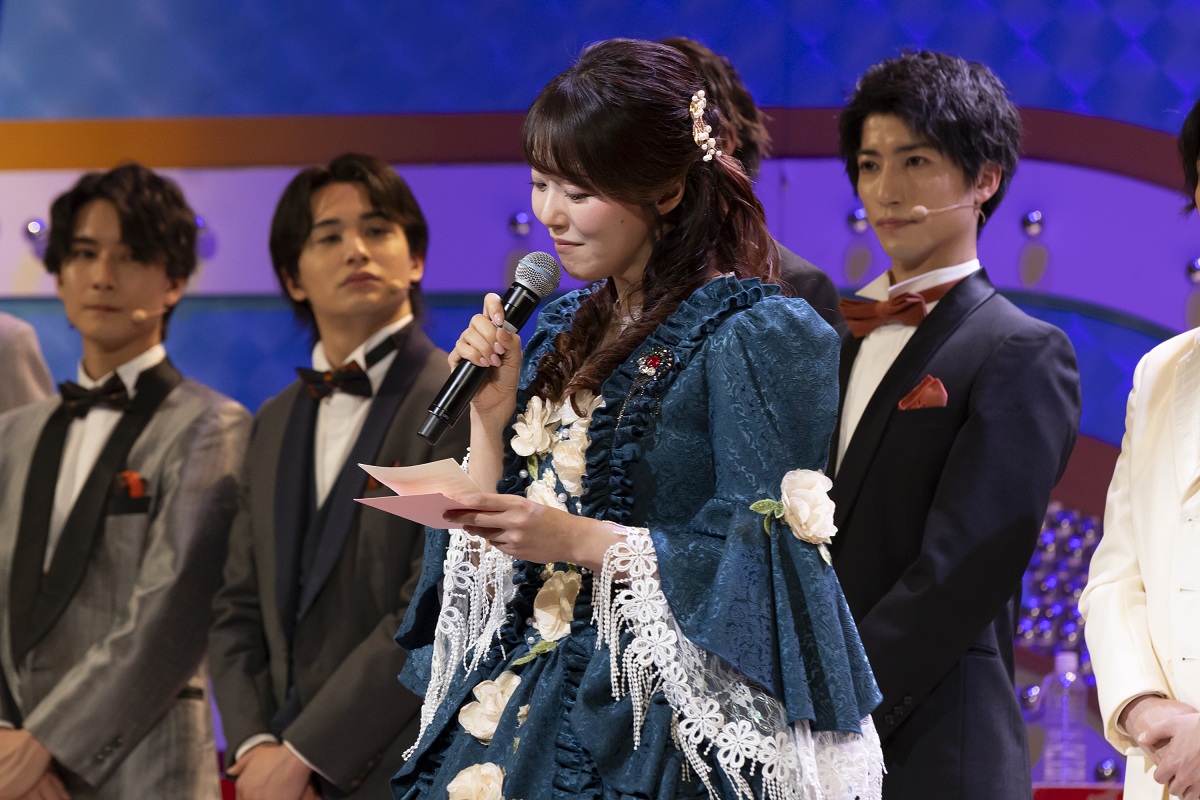 「猫のひたいほどワイド 祝10周年感謝祭 ~君を誘うマスカレード 華麗なる宴~」岡村帆奈美アナ©tvk