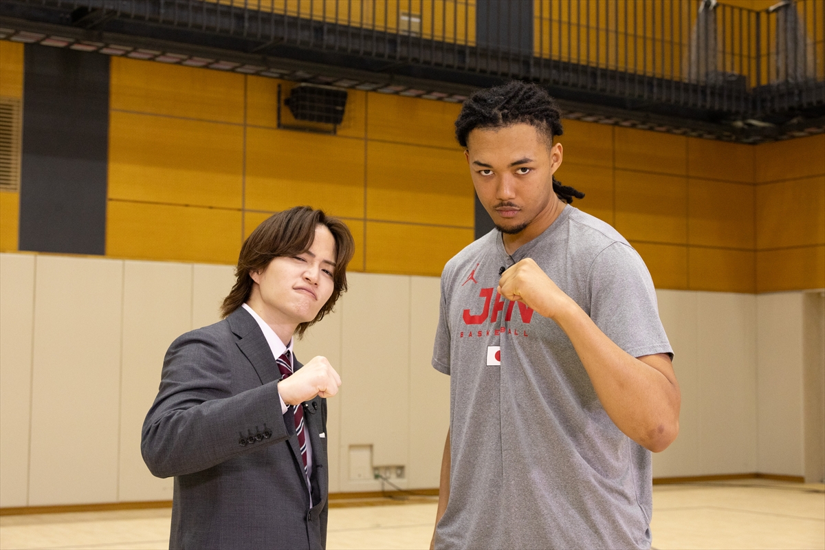 菊池風磨、ジェイコブス晶選手(203cm)