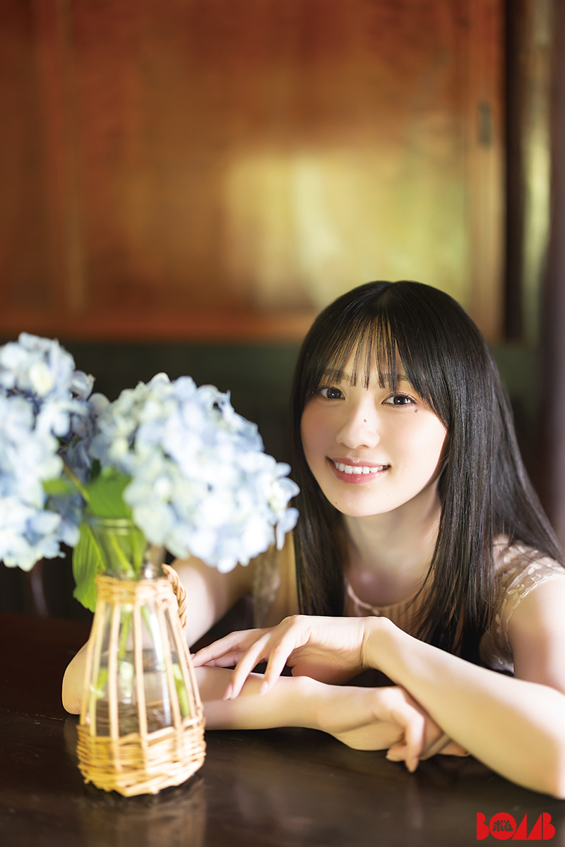 乃木坂46・川﨑桜「BOMB」9月号