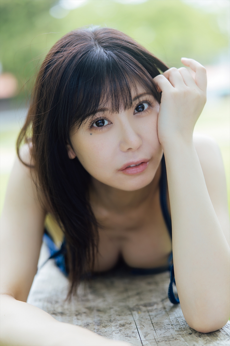 篠原冴美ファースト写真集「五月雨」