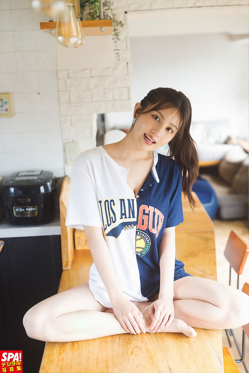 『SPA!デジタル写真集 花咲楓香「ホームランボディ」』