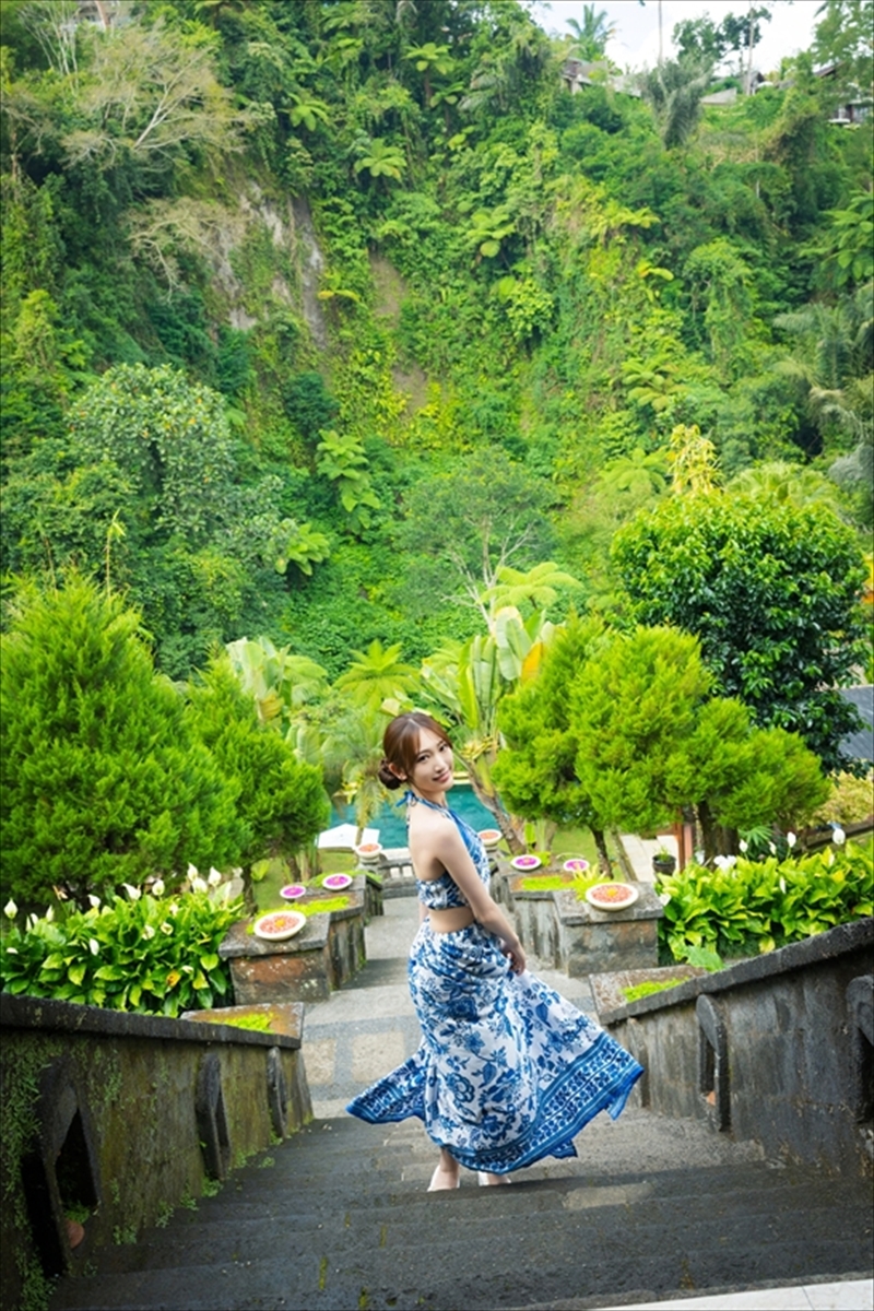 『原かれん1st写真集 どストライク』