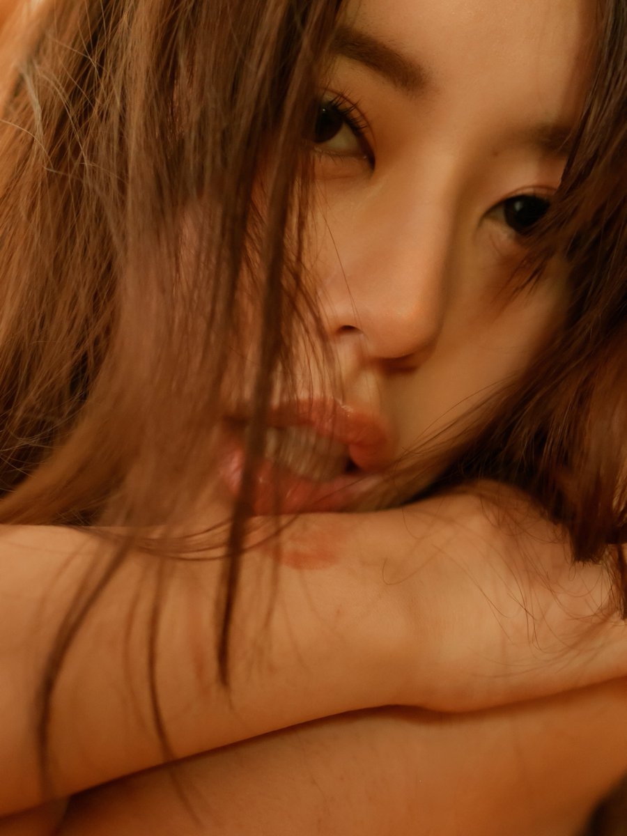 音羽美奈1st写真集「かなでる。」